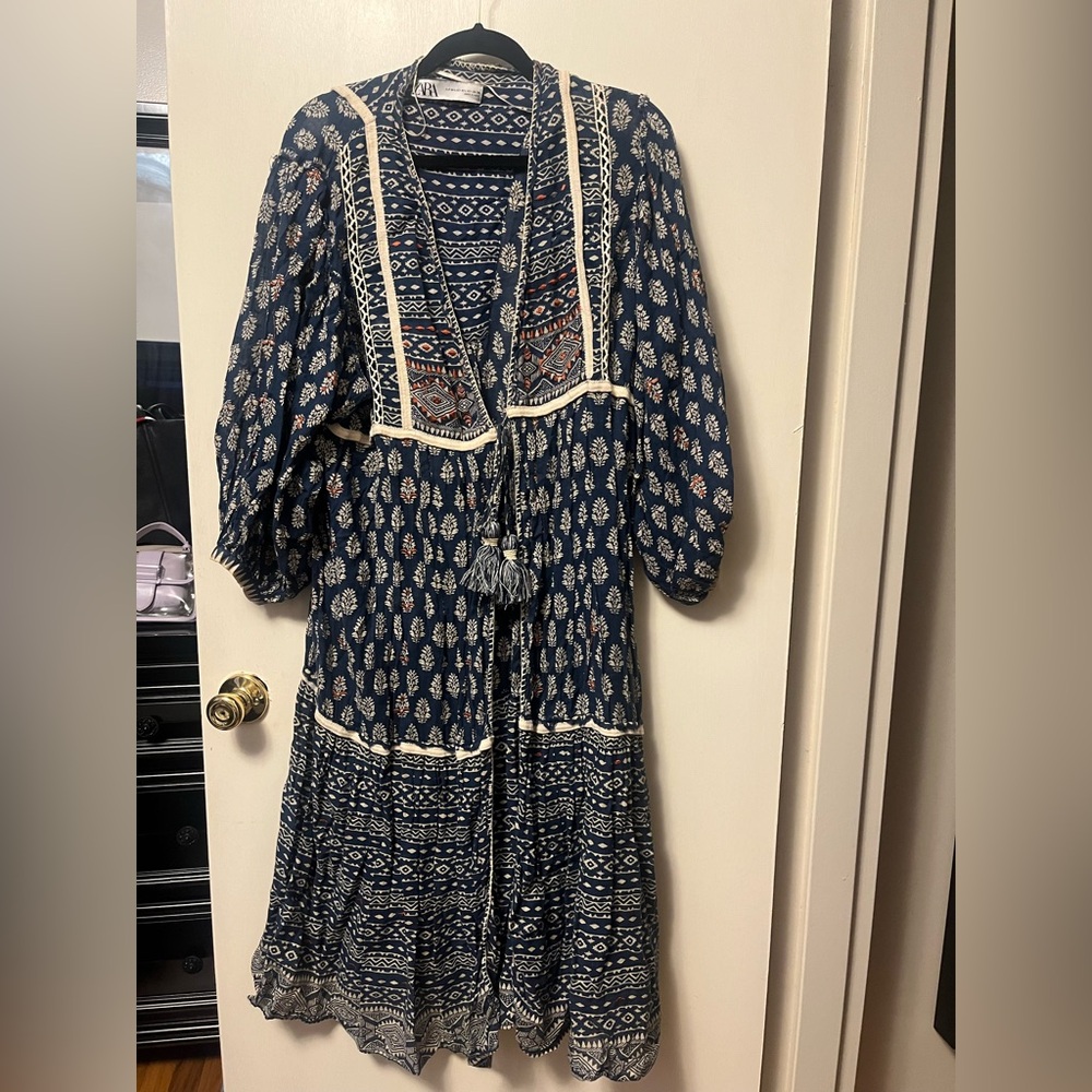 Zara Kimono with Bishop Sleeves - Picture 4 of 5